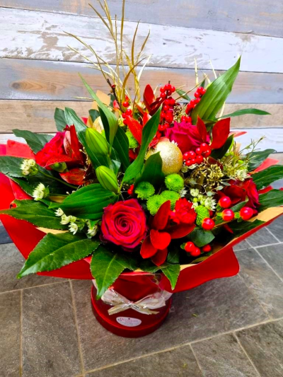 Christmas Sensation - Looking for a magnificent gift to send to a loved one? The Star of Christmas bouquet really is one of the most luxurious flower gifts you could send this festive season.