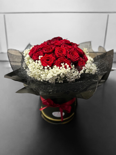 Deluxe red rose halo - Perfect for those romantics out there, long stem red roses surrounded by a halo of white Gypsophila, gift wrapped with luxury in a presentation box, Standard-12 roses, Medium-18 roses, Large-24 roses
*Fine Print: Each bouquet is expertly handcrafted and delivered by our team. For same-day orders, we cannot guarantee the availability of specific flowers; however, we assure that your arrangement will be fresh, beautiful, and sure to delight your recipient!*